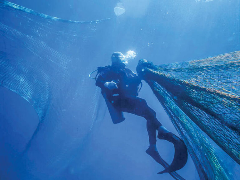 Quriyat Divers remove 300kg of abandoned fishing nets