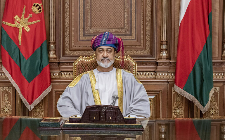 Sultan Haitham receives thanks from Arab Towns Organization conference participants