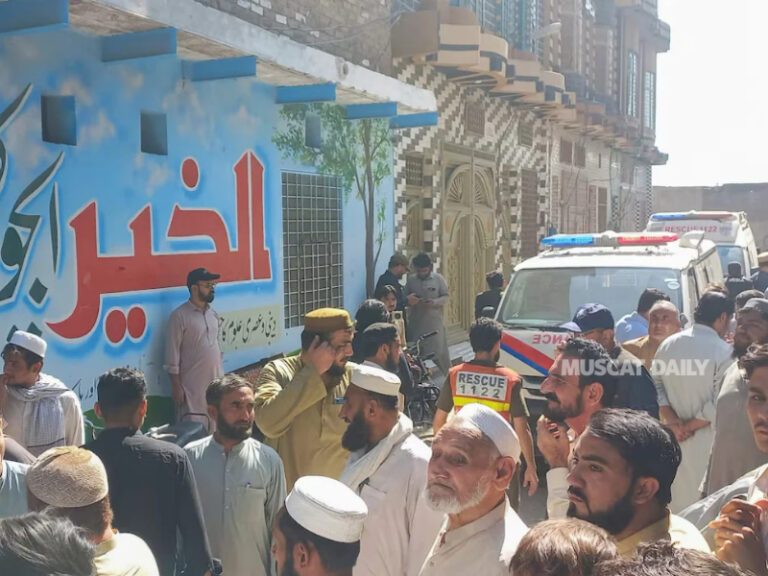 21 dead including children after school roof collapses in Pakistan