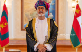 His Majesty confers royal orders on officials at Al Barakah Palace