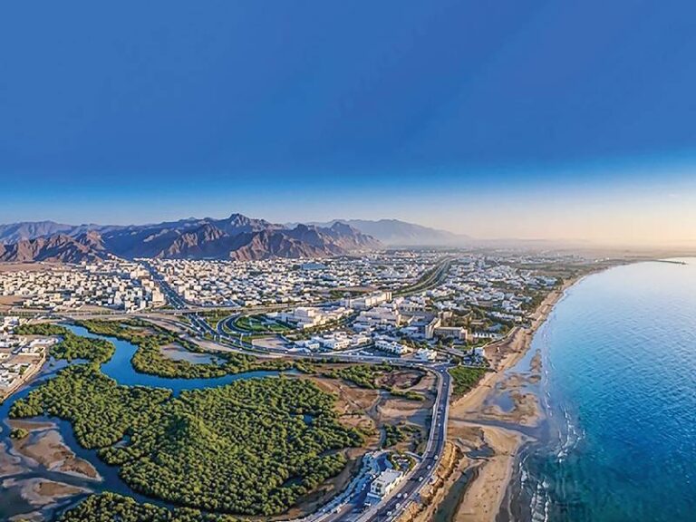 Muscat Municipality showcases 12 development projects