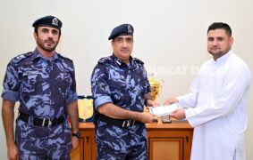 Pakistani resident honoured by ROP for returning lost jewellery