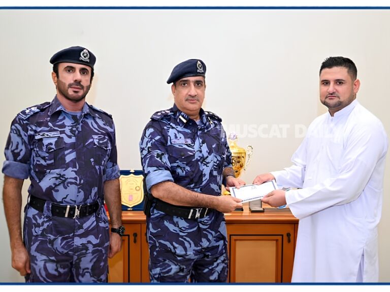 Pakistani resident honoured by ROP for returning lost jewellery