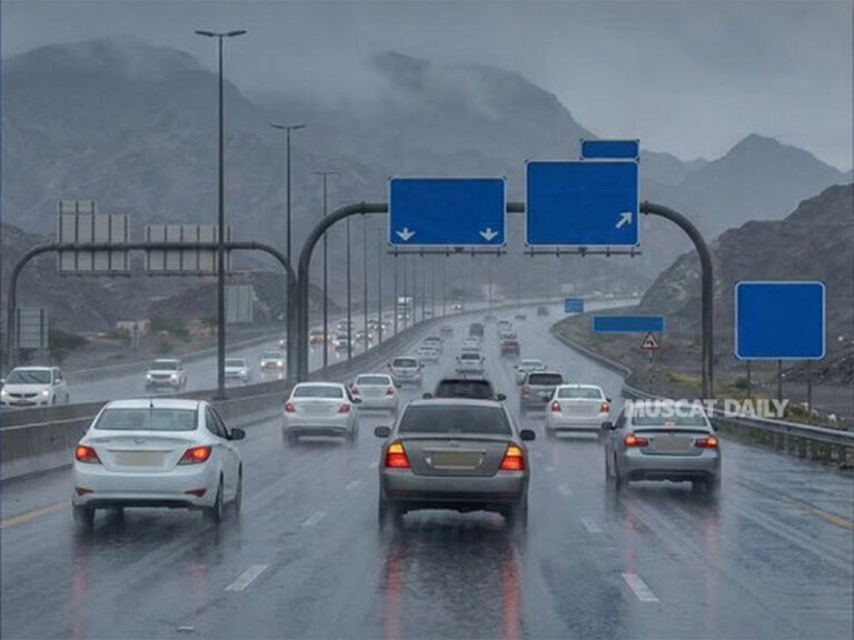 Strong winds and flash floods expected near Al Hajar Mountains